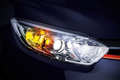 How and When to Use Your Parking Lights | Euro Car Parts