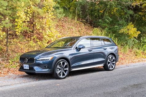 2023 Volvo V60 Cross Country Review: The All-Terrain Swedish Wagon ...