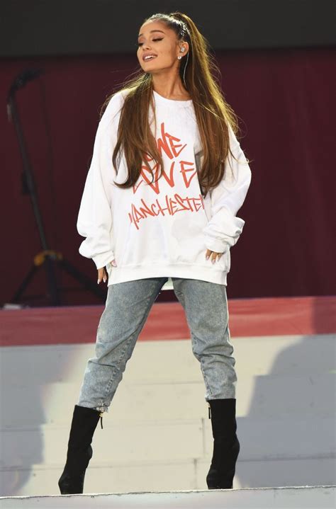 Ariana Grande Claps Back at Fans Who Insist She Only Has 2 Outfits