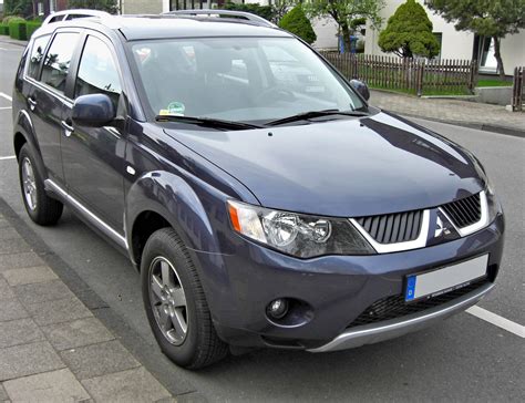 2009 Mitsubishi Outlander SE - 4dr SUV 2.4L CVT auto