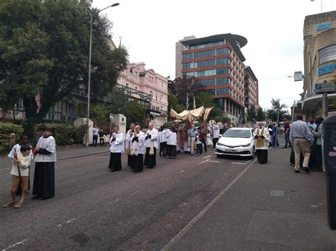 Blessed Sacrament Procession - The Bournemouth Oratory