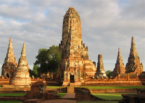 The ruins of Wat Chaiwatthanaram in Ayutthaya, Thailand image - Free ...