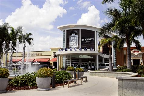 Welcome to Miami & The Beaches: Holiday Magic Returns To Dadeland Mall ...