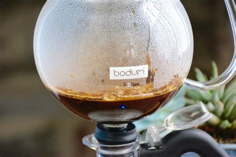 How To Brew Coffee Using A Vacuum Siphon Coffee Maker: Recipe Included ...