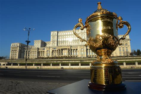 Trophy Tour arrives in Bucharest | Rugby World Cup