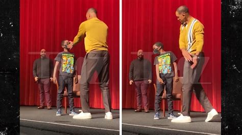 Will Smith loves slapping and shows a fake slap to a young fan