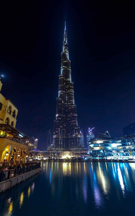 The World's Tallest Building - Burj Khalifa, Dubai [OC][3665x5849 ...