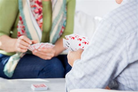 2-Player Card Games to Play with Friends - Student-Tutor Education Blog