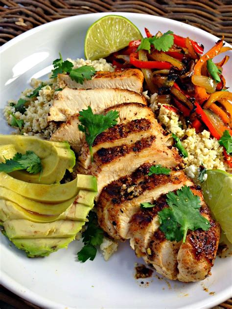 Healthy Blackened Chicken Fajitas with Cilantro Lime Cauliflower Rice ...