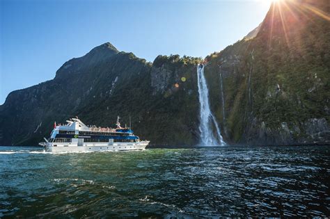 Choosing between an overnight or single day Milford Sound cruise | RealNZ