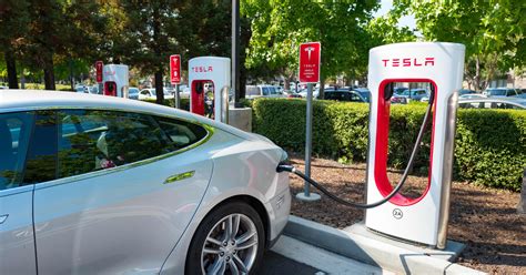 Tesla will double number of Supercharger stations in 2017