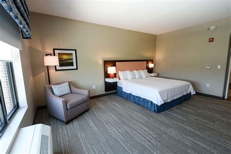 Hampton Inn & Suites Lenoir Lenoir, North Carolina, US - Reservations.com