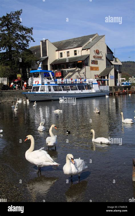 Lake windermere boat trips hi-res stock photography and images - Alamy