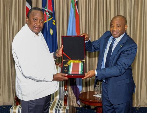 President Uhuru Kenyatta Receives Prestigious Award at State House