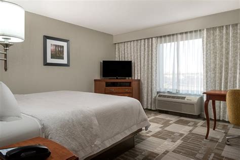 Hampton Inn Bellevue - UPDATED 2018 Prices & Hotel Reviews (NE ...