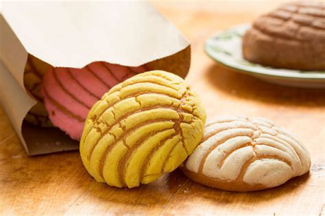 What Are Conchas? Mexico's Popular Breakfast Sweet Bread, Explained ...