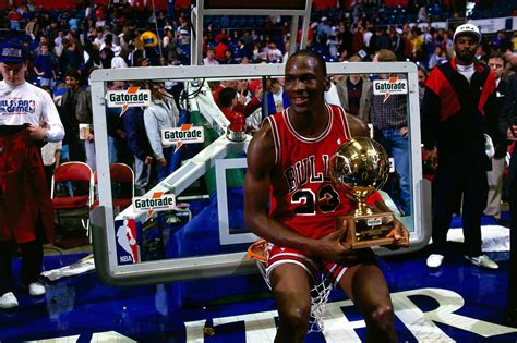 Chicago Bulls: Re-ranking Michael Jordan’s top 5 perfect dunk contest ...