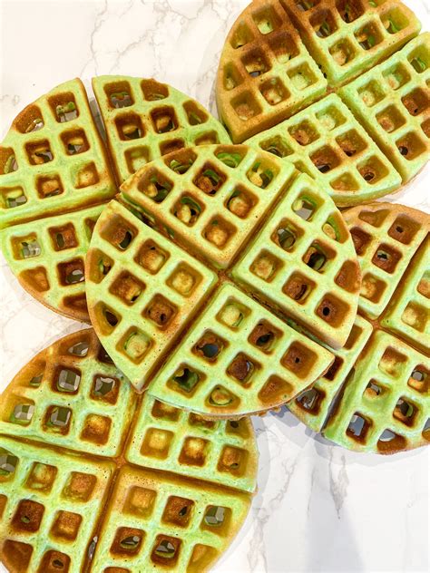 The EASIET Pandan Waffle (Bánh Kẹp Lá Dứa) Recipe! - Ta-Daa!