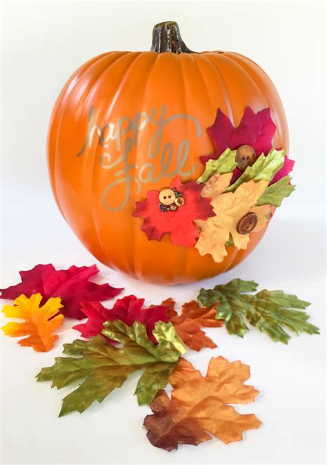 Top 6 Halloween Crafts to Make with Buttons!