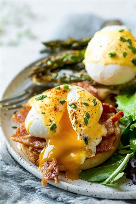 Easy Eggs Benedict for a Crowd + Make-Ahead Instructions! - PWWB ...