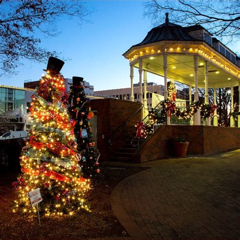 The 15 Best Christmas Towns in Georgia to Visit