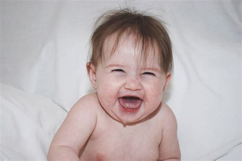 funny and laugh: photos of babies laughing