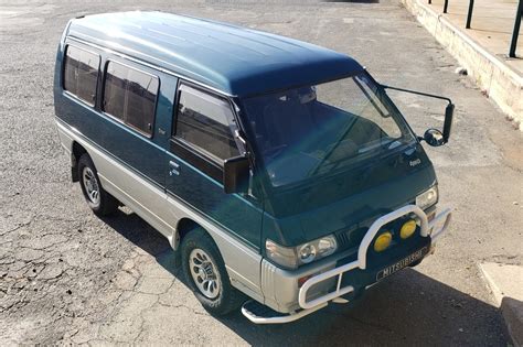 1993 Mitsubishi Delica Star Wagon 4WD 5-Speed for sale on BaT Auctions ...