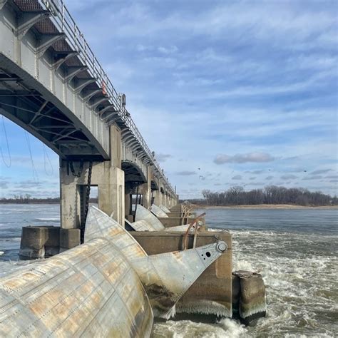 Park rangers again open Lock and Dam 24 to public touring – Illinois ...