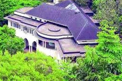 Jinnah House row: HC allows Nusli Wadia to replace his mother as petitioner