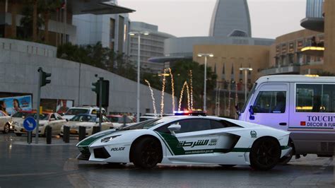 Dubai Police Lamborghini Aventador - Dubai gets the ultimate police car