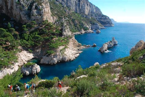 Hiking in the Calanques of Marseille. 6-day trip. UIMLA leader