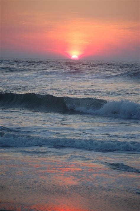 Beach Sunrise in The Outer Banks | Smithsonian Photo Contest ...