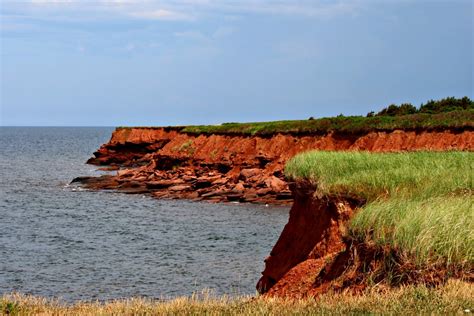 The Red Cliffs at Cavendish Beach // Prince Edward Island, Canada ...