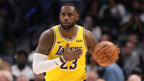 Lakers' LeBron James Trolls Critics After Historic Triple-Double