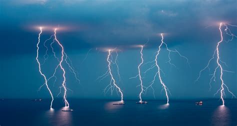 Hotspots found for lightning’s superbolts | Science News for Students