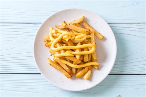 Frites Avec Du Fromage | Photo Premium