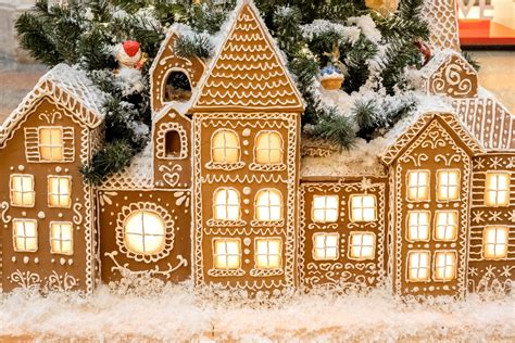 20 Gingerbread House Ideas for Design Lovers | Architectural Digest