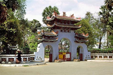 Lăng Lê Văn Duyệt - HISTORIC VIETNAM