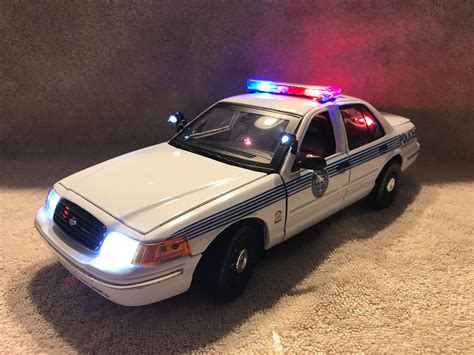 Models & Kits 1/18 New Jersey State Police Crown Vic Diecast w ...