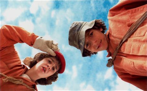 Movie review: Holes **** - Toledo Blade