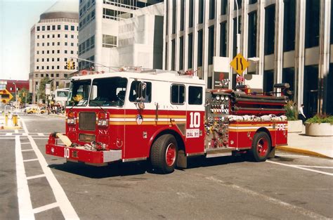 FDNY | Engine 10-1994 Seagrave 1000/500. WTC Tower 2 behind … | Flickr