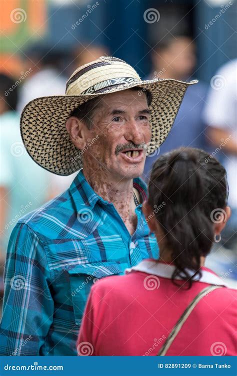 Portrait colombien d'homme image stock éditorial. Image du usure - 82891209