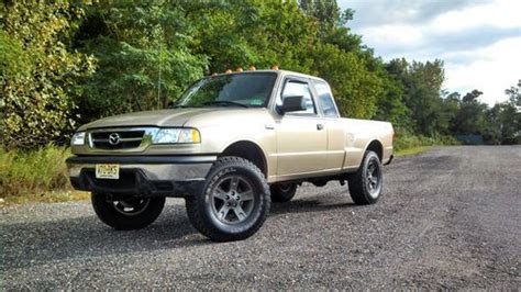 Sell used 2001 MAZDA B-3000 2WD LIFTED EXTENDED CAB in Eatontown, New ...