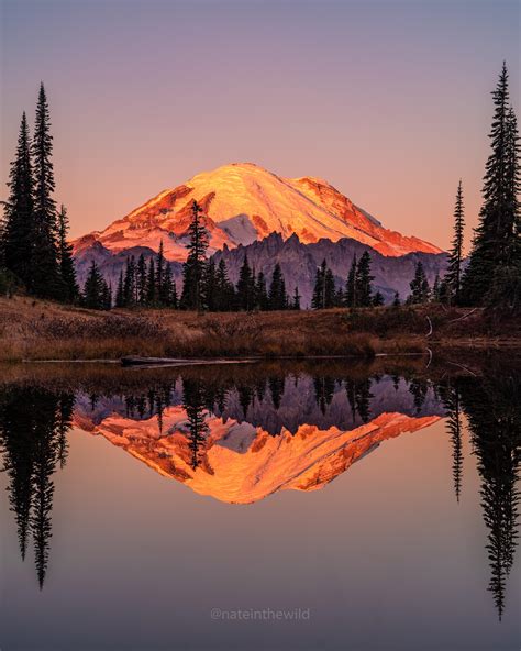 Brisk morning sunrise at Tipsoo Lake, Mount Rainier National Park ...