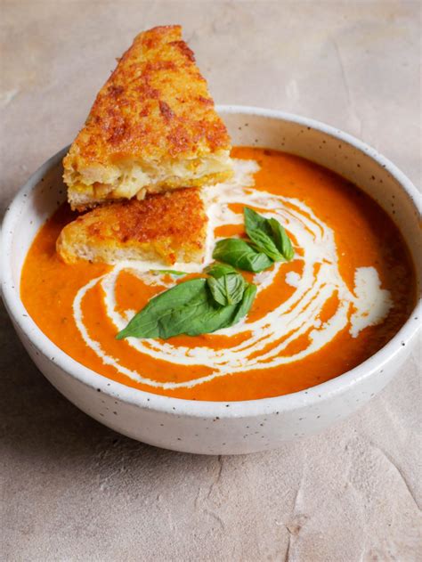 Roasted Tomato Soup & Cheese Toastie - Daen's Kitchen