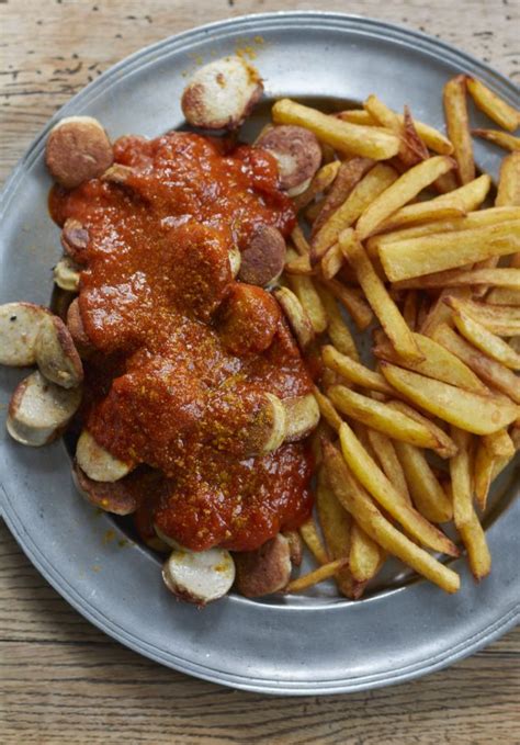 Pommes mit Currywurst | tastesheriff