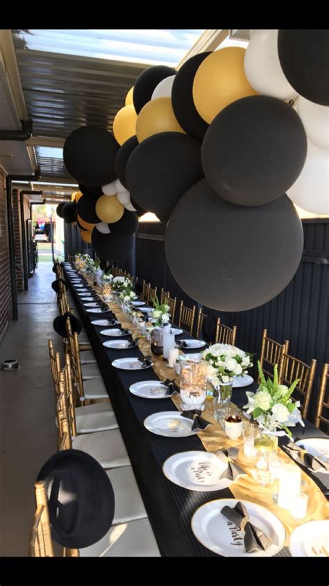 50th long table setting! Black, gold and white. | Deco table ...