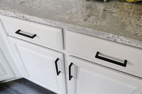 Matte black hardware is a white kitchens favorite accessory! | Kitchen ...