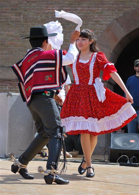 Baile Típico de Chile - Homenaje a Chile, BCN 2010 | Chilean clothing ...