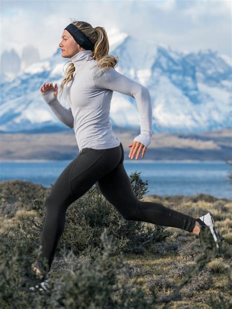 Flurry Base Layer Turtleneck | Athleta Gym Clothes Women, Running ...